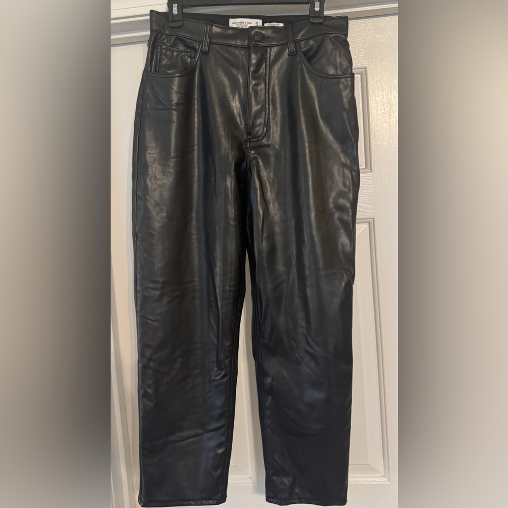 Abercrombie & Fitch Curve Love Black Vegan Leather Straight-Leg Pants Size 29/8